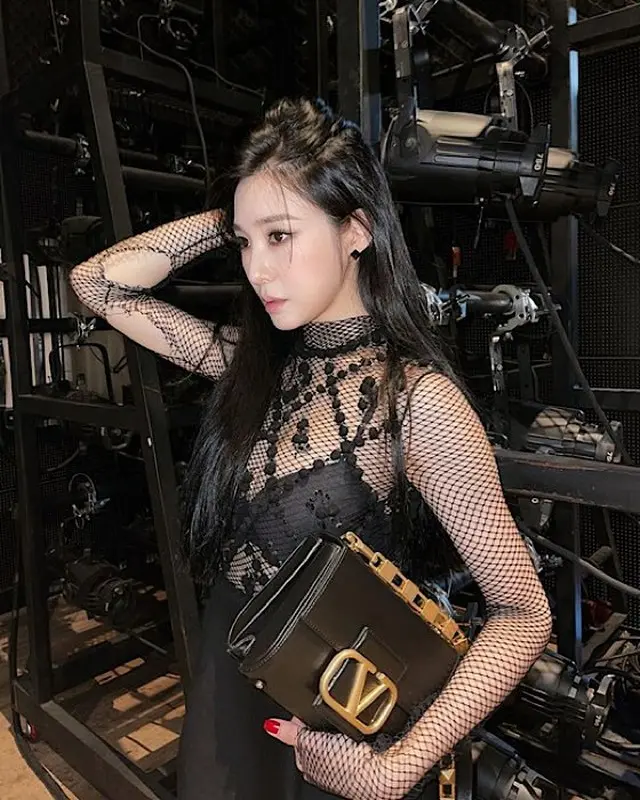 ティファニー（少女時代）、下着＆メッシュで破格ファッション…みずみずしい魅惑美（画像提供:wowkorea）