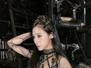 ティファニー（少女時代）、下着＆メッシュで破格ファッション…みずみずしい魅惑美