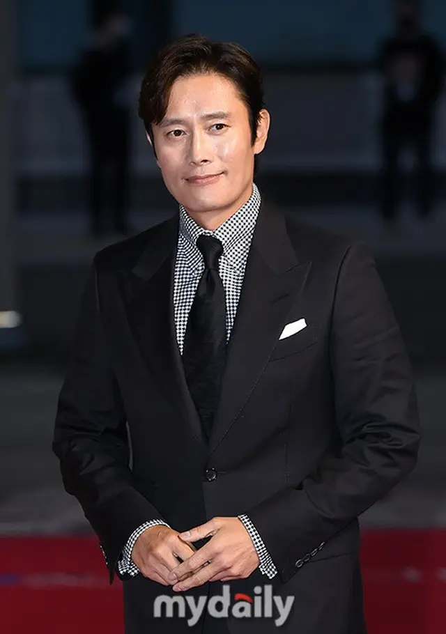 俳優イ・ビョンホン、「第15回アジア・フィルム・アワード」で Excellence in Asian Cinema Awardを受賞！（画像提供:wowkorea）