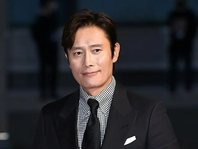 俳優イ・ビョンホン、「第15回アジア・フィルム・アワード」で Excellence in Asian Cinema Awardを受賞！（画像提供:wowkorea）