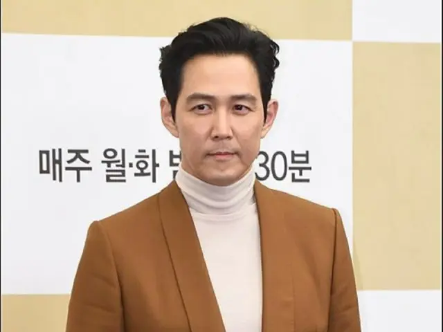 【公式】俳優イ・ジョンジェ、JTBC「ニュースルーム」に出演へ…大ブーム主演ドラマ「イカゲーム」を語る（画像提供:wowkorea）