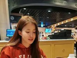 米リメイク作品出演で注目の女優イ・シヨン、海鮮盛りだくさんの夕食メニューを公開