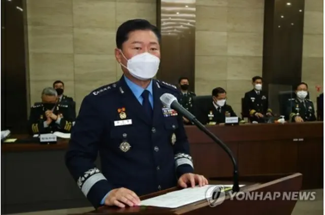 ソウルの合同参謀本部庁舎で開かれた国政監査で業務報告を行う元氏（国会写真記者団）＝６日、ソウル（聯合ニュース）