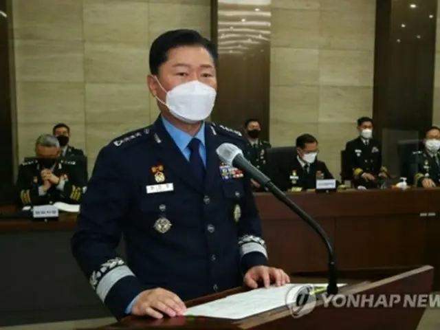 ソウルの合同参謀本部庁舎で開かれた国政監査で業務報告を行う元氏（国会写真記者団）＝６日、ソウル（聯合ニュース）