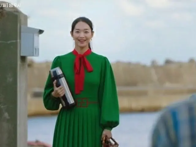 シン・ミナがtvNドラマ「海街チャチャチャ」にて様々なファッションを披露している(画像提供:wowkorea)