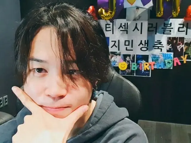 JIMIN（BTS）、誕生日のライブ放送「家族の大切さを感じ幸せだった」、J-HOPEとJUNG KOOKも登場（画像提供:wowkorea）