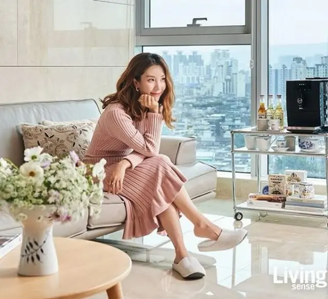 ミュージカル女優ハム・ヨンジが自宅で撮影した画報を公開した。（画像提供:wowkorea）