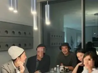 クォン・ダミ＆キム・ミンジュン夫婦、弟のG-DRAGON（BIGBANG）とともに母の誕生会…笑顔いっぱいの家族たち