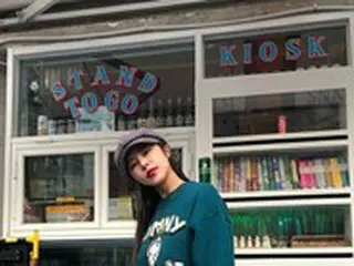 フィイン（MAMAMOO）、独特なファッションセンス？…「テーブルクロスじゃないよ」