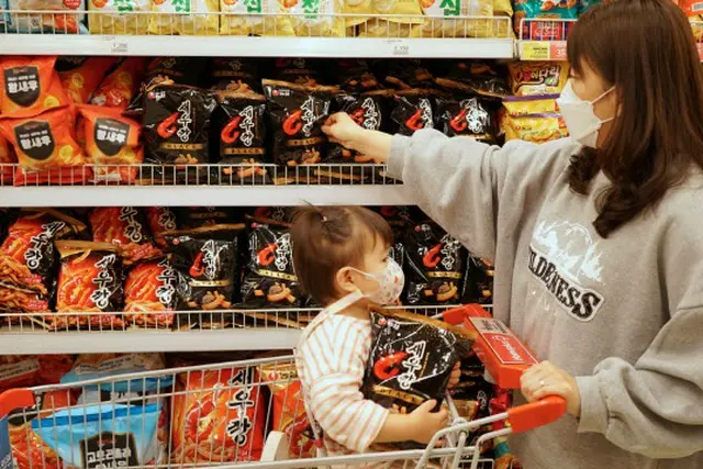 「セウカンブラック」発売2週間で200万袋販売を突破＝韓国農心（画像提供:wowkorea）