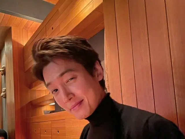 俳優チョン・ギョンホ、恋人スヨン（少女時代）とデート？…幸せそうな微笑み（画像提供:wowkorea）