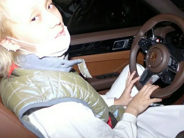 ヒョナ＆DAWN、高級車に乗って深夜に楽しむドライブデート（画像提供:wowkorea）