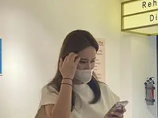 ミスコリア出身イ・ヘウォン、マスクでは隠しきれない変わらぬ美貌