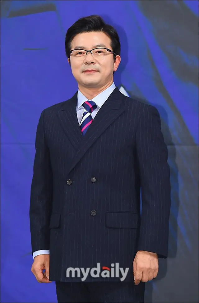 俳優イ・ヨンボムが前妻ノ・ユジョンと婚姻期間中に他の女優と不倫したという疑惑に対して反論に出た。（画像提供:wowkorea）