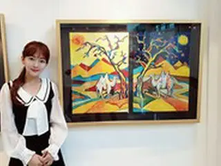 女優ユン・ソンアが描いた「ラクダと月」、1億ウォン（約1千万円）で落札＝芸能人”最高額”
