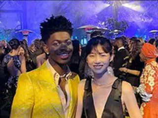 ラッパーのLil Nas X、「イカゲーム」女優チョン・ホヨンとのツーショット写真を公開