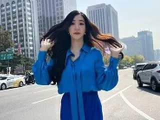 ティファニー（少女時代）、青い衣装で視線強奪…スヨンも「ブルーファニーお似合い」とコメント