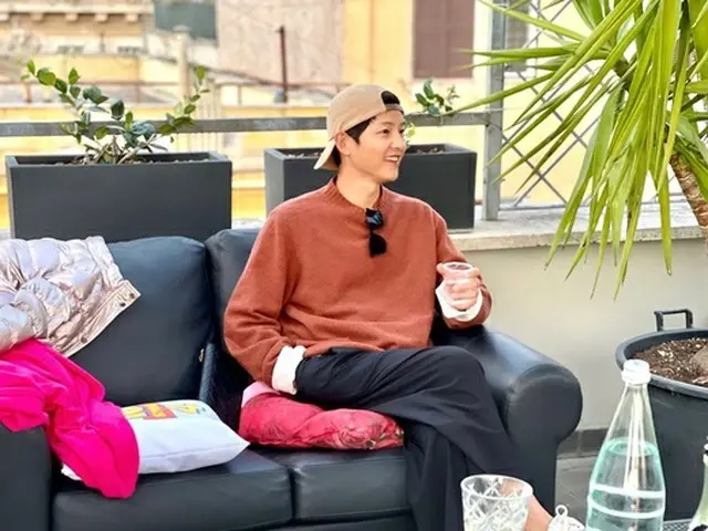 所属事務所運用するソン・ジュンギ公式インスタグラムのアカウントに彼の写真が公開された（画像提供:wowkorea）