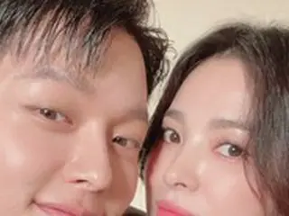 俳優チャン・ギヨン＆女優ソン・ヘギョ、ビジュアルの天才たちの超甘いセルカ