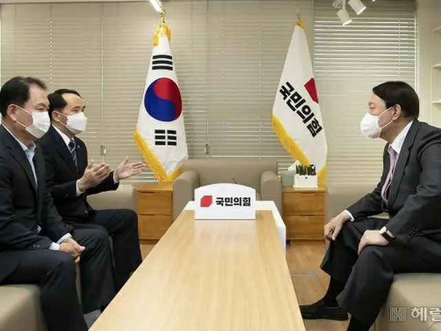 韓国の尹錫悦 次期大統領選候補は「天安艦沈没事件」の遺族たちと会った（画像提供:wowkorea）