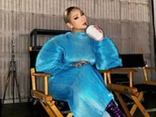 CL（元2NE1）、独特なスタイルのドレスも完璧な着こなし…芸能人オーラ放つ