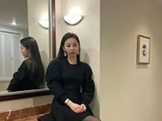 アン・ソヒ（元Wonder Girls）、オールブラックファッションで成熟美披露…完璧な脚線美