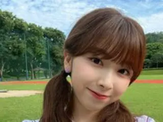初のファンソング公開で話題の「NiziU」のMIIHI、“天使過ぎる”ユニフォーム姿で“WithU”たちにエール…レコ大ノミネート＆紅白出場決定も