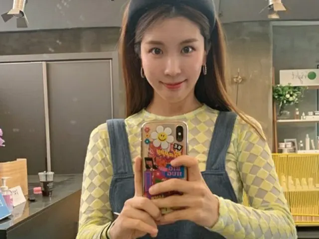 ミュージカル女優兼クリエイターのハム・ヨンジが美しいビジュアルを誇った。（画像提供:wowkorea）