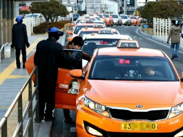 どこにもない空車… 営業制限・3部制を廃止したが、依然としてタクシー不足＝韓国（画像提供:wowkorea）
