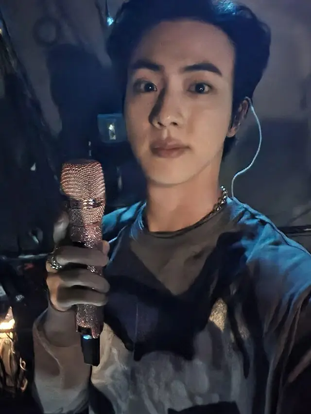 JIN（BTS）、米AMAステージのビハインド明かす 「爆竹にびっくり」（画像提供:wowkorea）