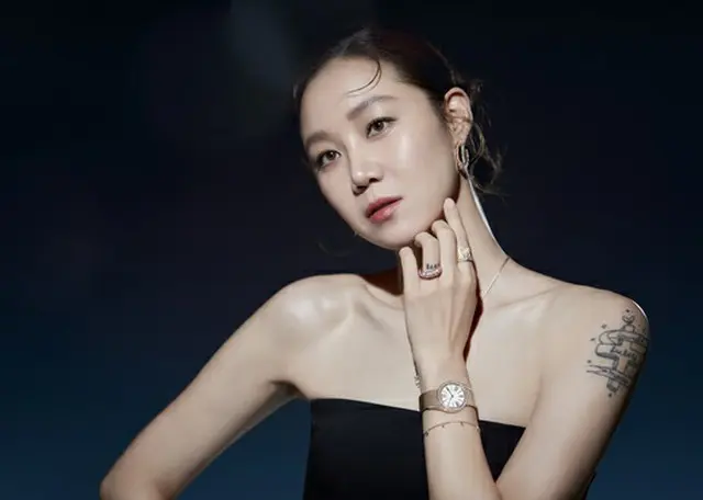 女優コン・ヒョジン、ブラックドレスでシックな魅力を披露（画像提供:wowkorea）