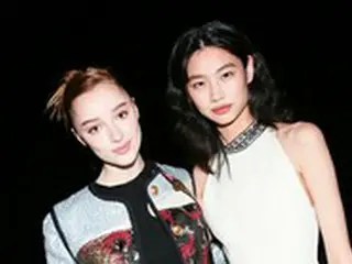 女優チョン・ホヨン、ハリウッドスターと並んでも際立つ存在感…グローバルな人気証明