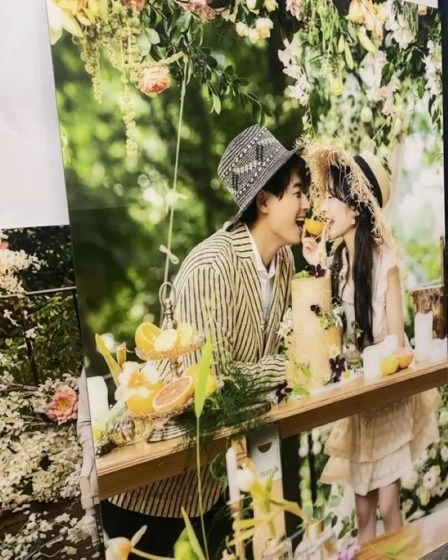 歌手イ・ジフン、14歳年下の妻アヤネさんとの挙式を振り返る…「我が家にはどんな写真を」と見つめる甘い瞳（画像提供:wowkorea）