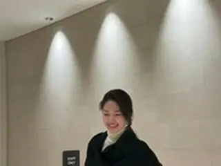 チョンジン（SHINHWA）の妻リュ・イソさん、”ぴょんぴょん走る”可愛いウチの2歳児？