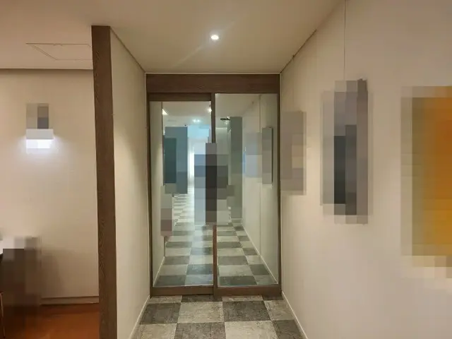 男性サウナの鏡裏に「12の秘密部屋」…扉を開くと「売春あっせん所」だった＝韓国（画像提供:wowkorea）