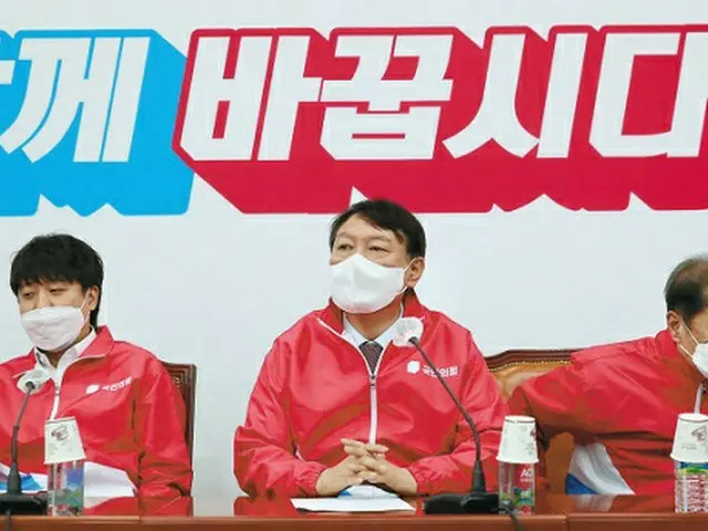 韓国の尹錫悦 次期大統領選候補（写真中央）は本格的な大統領選レースにエンジンをかけた（画像提供:wowkorea）