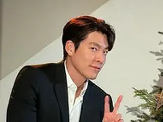 俳優キム・ウビン、広い肩＆優越スーツスタイル…「シン・ミナが7年経っても惚れるだけある」