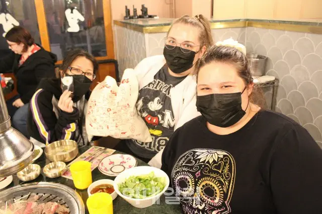 米国のホルモン焼き屋で「BTS合唱」[BTS LA現場]（画像提供:wowkorea）
