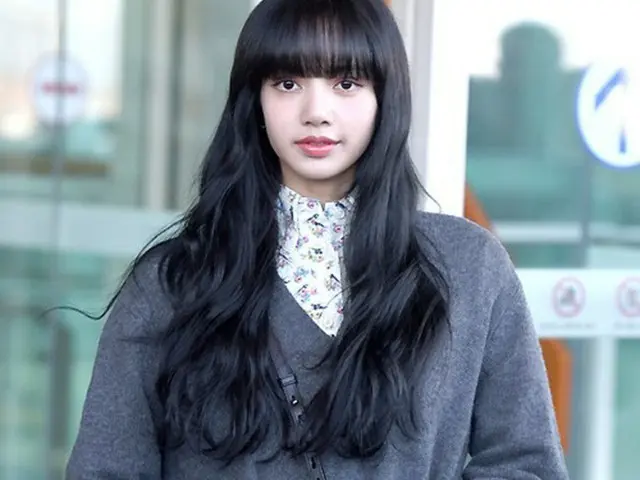 LISA（BLACKPINK）、コロナウイルスから完治…「きょう隔離解除」へ（画像提供:wowkorea）