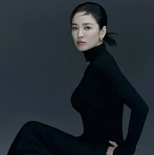 女優ソン・ヘギョ、オールブラックの”美ビジュアル”で見る者を圧倒（画像提供:wowkorea）