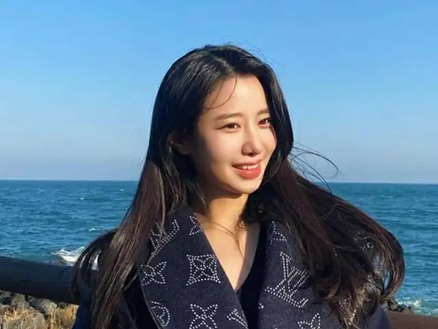 「BERRY GOOD」チョヒョン、ブランドコートを着てラグジュアリーな美貌（画像提供:wowkorea）