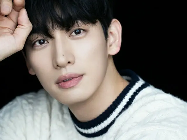 俳優ユン・パク、新しいプロフィール写真を公開…多彩な表情を見せる（画像提供:wowkorea）