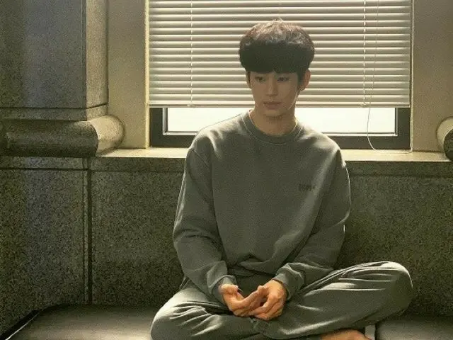 俳優キム・スヒョン、ぼんやりした表情もキュンとさせるキュートさ爆発…女心を溶かす子犬のような愛らしさ（画像提供:wowkorea）