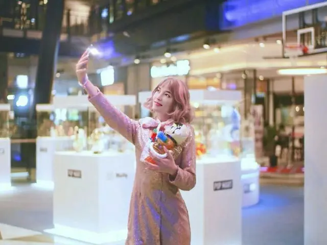 この女性のせいで大騒ぎ？…ショッピングモールに実際に登場したバーチャルヒューマン＝韓国報道（画像提供:wowkorea）