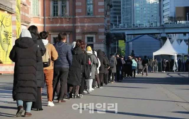 韓国の新規コロナ感染者5817人で「月曜最多」…重症者も「6日連続で800人」超える（画像提供:wowkorea）