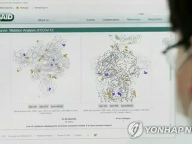 南西部・光州市の保健環境研究院で、研究員がウイルスの変異を分析している＝（聯合ニュース）