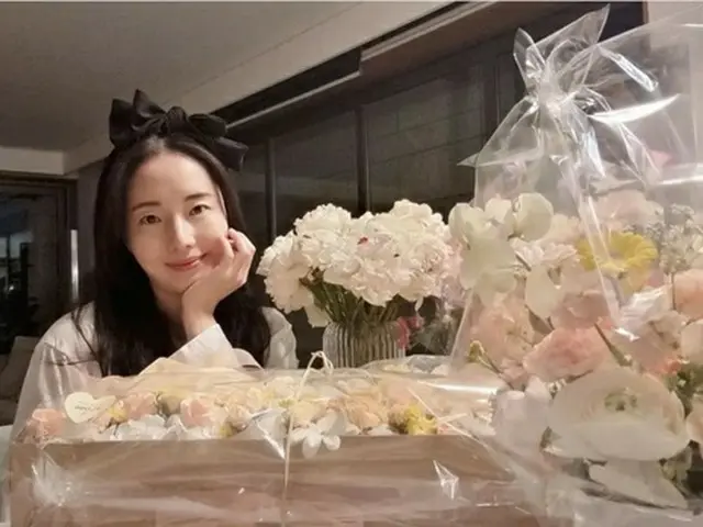 “妊娠発表”女優イ・ジョンヒョン、ソヒョン（少女時代）からのプレゼント公開…「ソヒョンのような娘がほしい」（画像提供:wowkorea）
