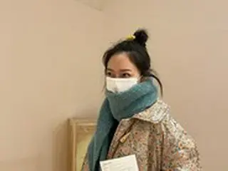 女優ピョ・イェジン、飾らない姿で展示会へ…カジュアルなデイリールック披露