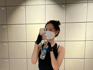 ユナ(少女時代)、レギンス姿でポーズ…「運動しなければいけないのにいつ行こう」