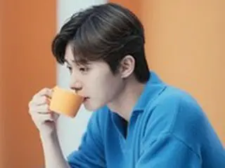俳優パク・ソジュン、広告現場のビハインドカット公開…思わず見とれてしまう？コーヒーを飲む横顔